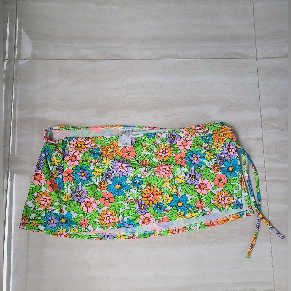 Wild Fable swim Cover Medium NWT